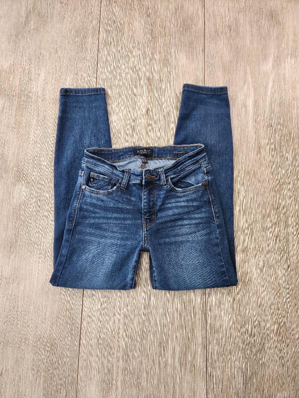 Judy Blue Relaxed Straight Mid Rise Distressed Ankle Denim Jeans (Size: 5/27)